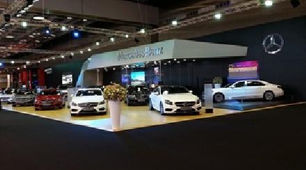 مرسيدس تخطف الأنظار في معرض دبي للسيارات 2015