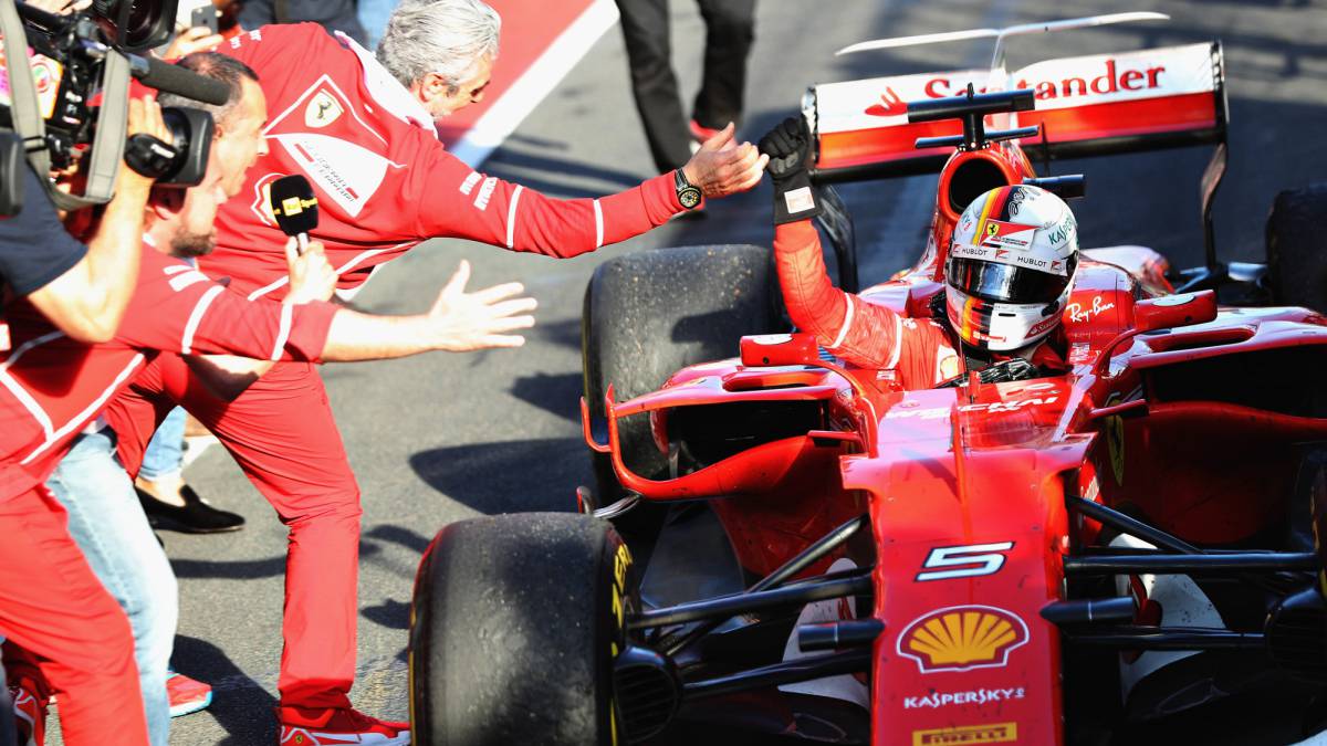 A software Glitch makes Vettel's Ferrari win the Australian Grand Prix