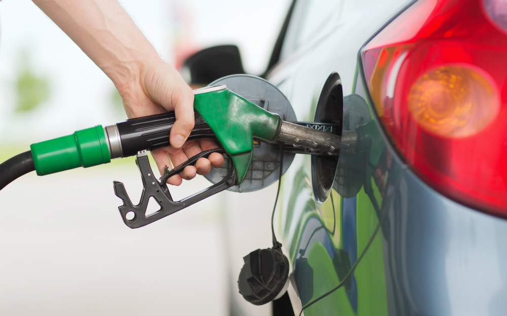 أسعار الوقود تنخفض في أكتوبر