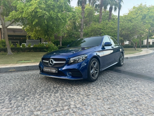 Mercedes-Benz... 2020